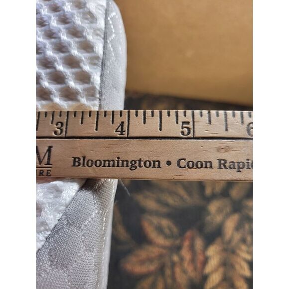 Elviros Deep Sleep Cervical Memory Foam Pillow - Picture 7 of 7